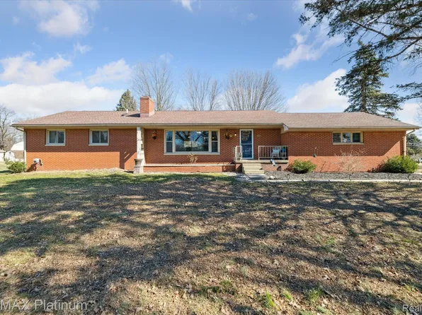 3968 Cemetery Rd, Fowlerville, MI 48836
