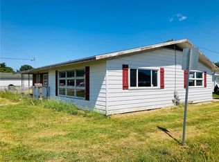 202 N Henrietta St, Effingham, IL 62401