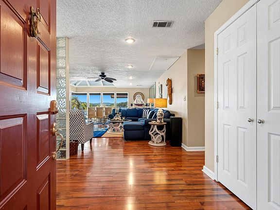 2nd image of 106 Farr Shores Cv