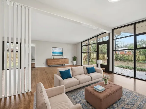 2534 Elmore Park Rd, Bartlett, TN 38134