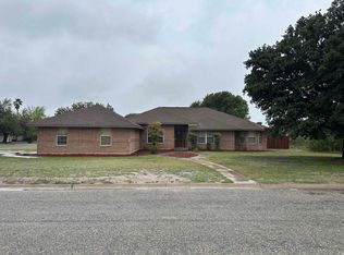 206 Rolling Ridge Dr, Condos, TX 78840