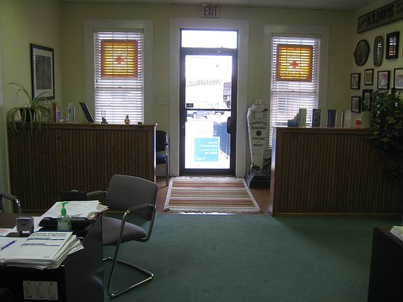 4th image of 310 W Polk St
