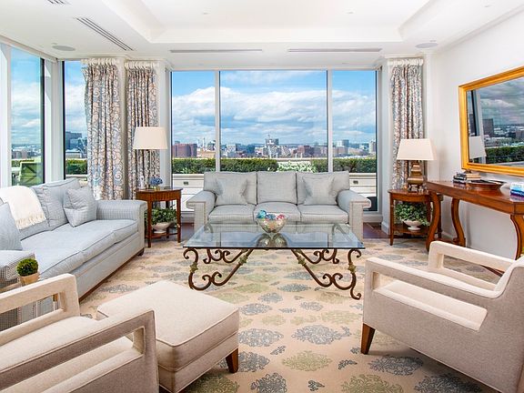 3rd image of 2 Commonwealth Ave #Penthouse 3-4