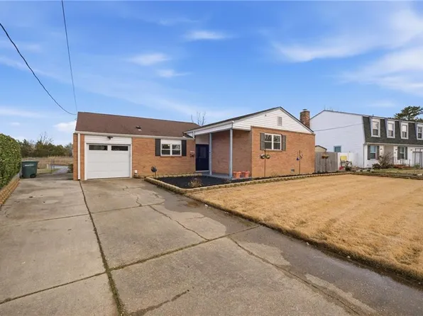 102 Diggs Dr, Hampton, VA 23666