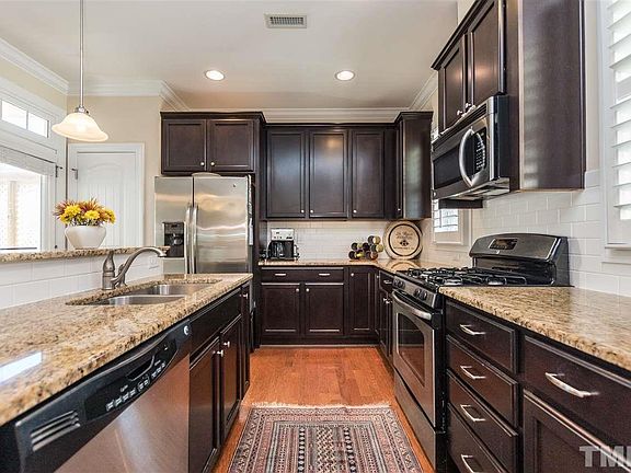 5th image of 27 Bailywick Dr