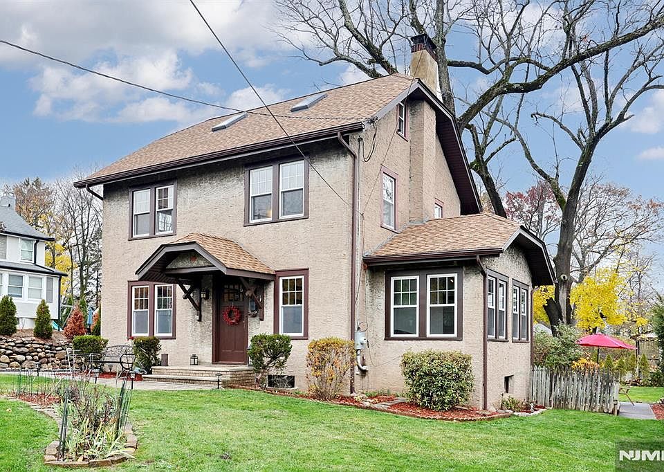 1st image of 42 Glen Ave