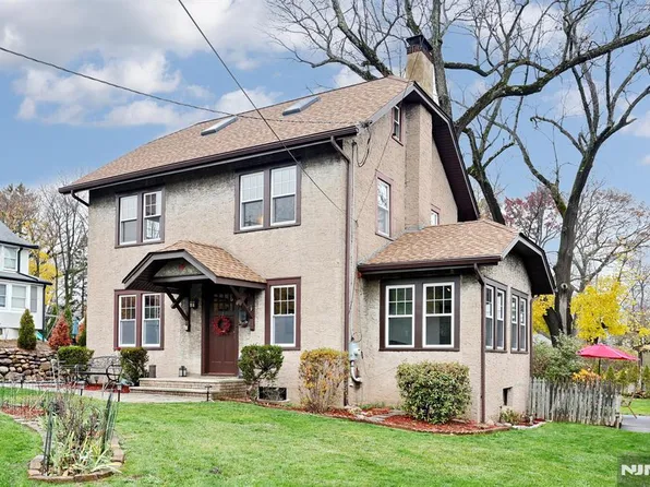 42 Glen Ave, Midland Park, NJ 07432