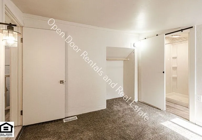 1240 1/2 Boone St — Photo 13