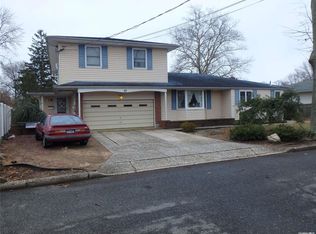 20 Fruitwood Ln, Commack, NY 11725