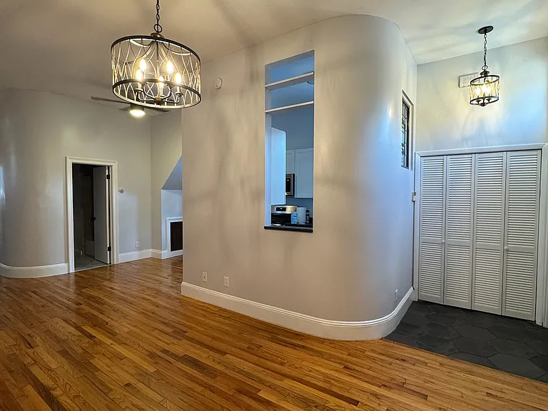 61 Clinton St #1 — Photo 5
