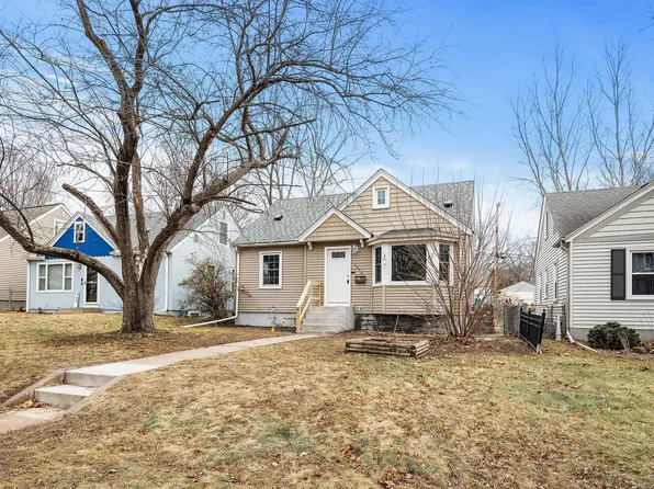 2956 Ewing Ave N, Robbinsdale, MN 55422