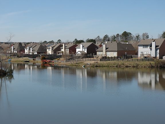 4th image of 944 Old Cahaba Dr