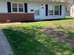 1505 Fairfield Dr, Springfield, IL 62702