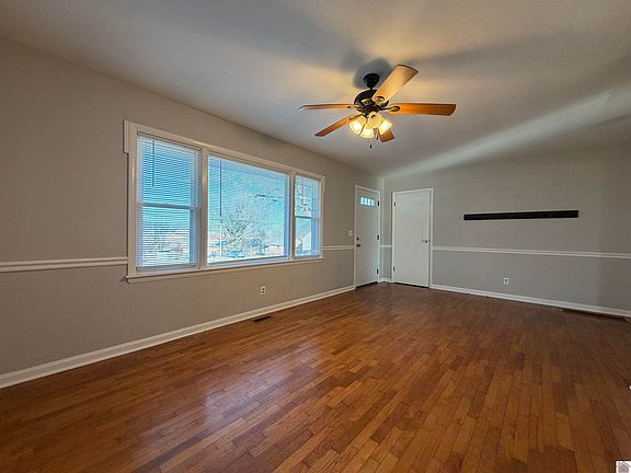 3rd image of 307 Maple St