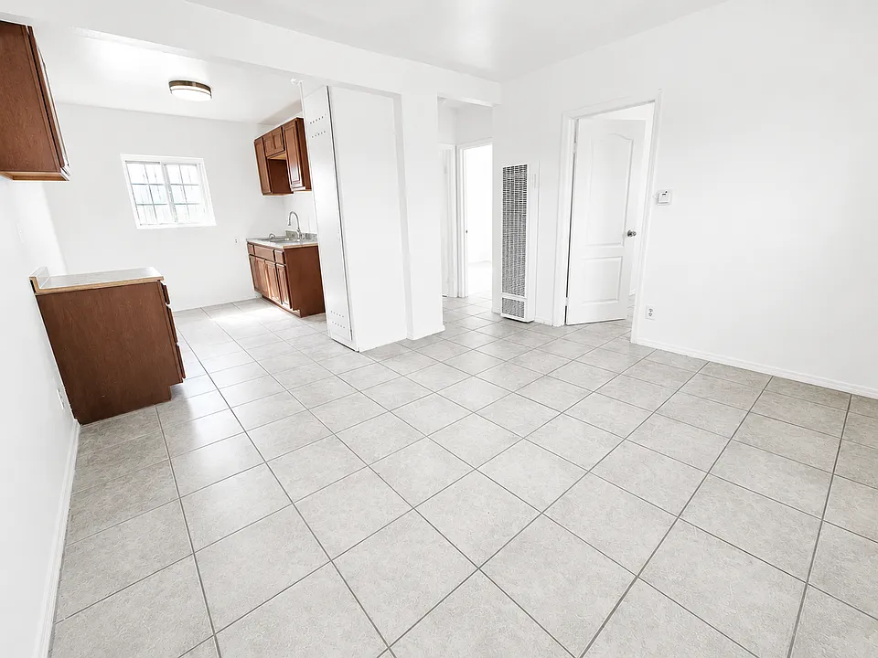740 W 130th St