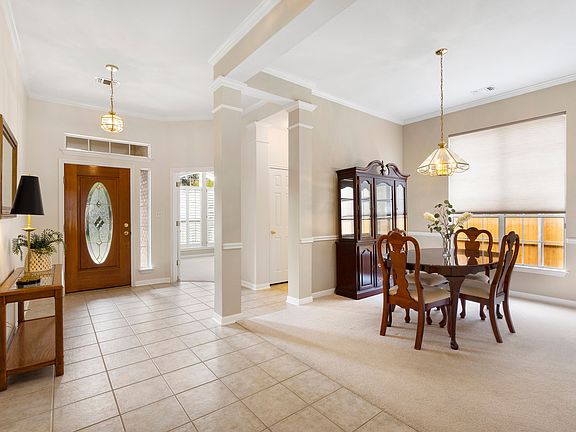 4th image of 104 Antler Cir