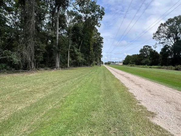 Line Dr, Denham Springs, LA 70726