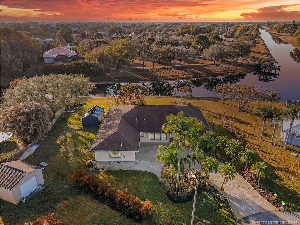 1st image of 2111 SE Cayuga Ct