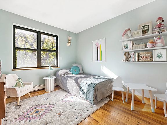 5th image of 149 Lafayette Ave APT 4A