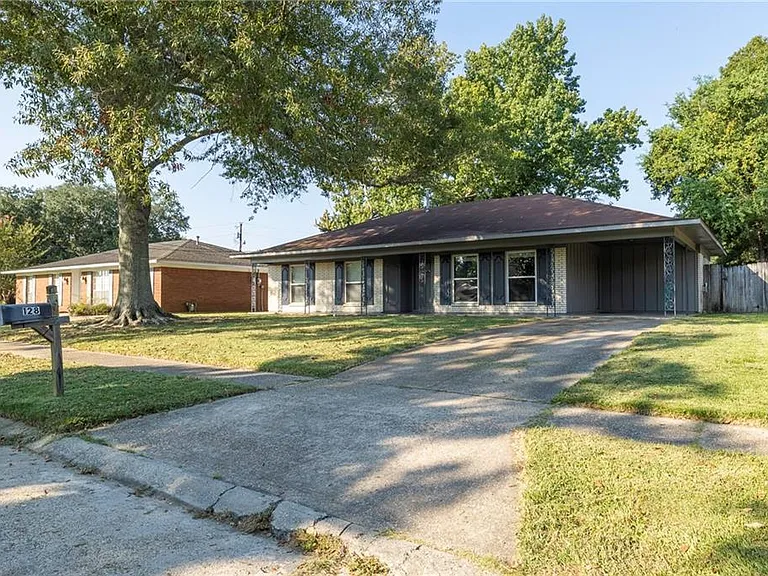 128 Dijon Dr — Photo 18