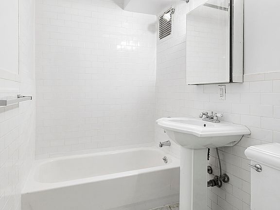5th image of 344 E 85th St APT 5E