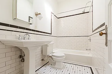 Rented by Dixon Advisory USA Inc.