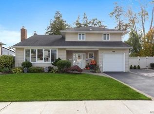 2750 Carley Ct, Bellmore, NY 11710