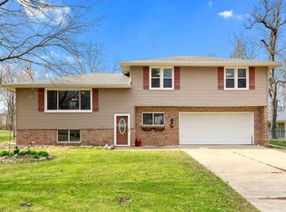 121 Patterson Dr, East Peoria, IL 61611