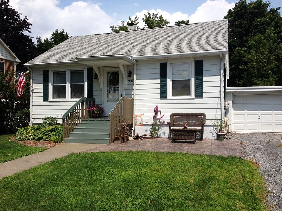 1st image of 960 Old Pines Trl
