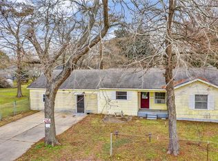 216 E Orchard St, Clute, TX 77531