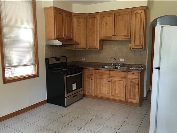 4th image of 3421 S Emerald Ave Floor 1