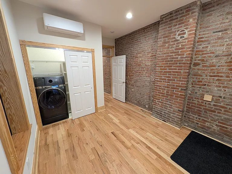 3233 Morganford Rd — Photo 7