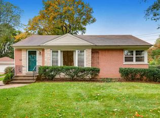 108 N Russel St, Mount Prospect, IL 60056