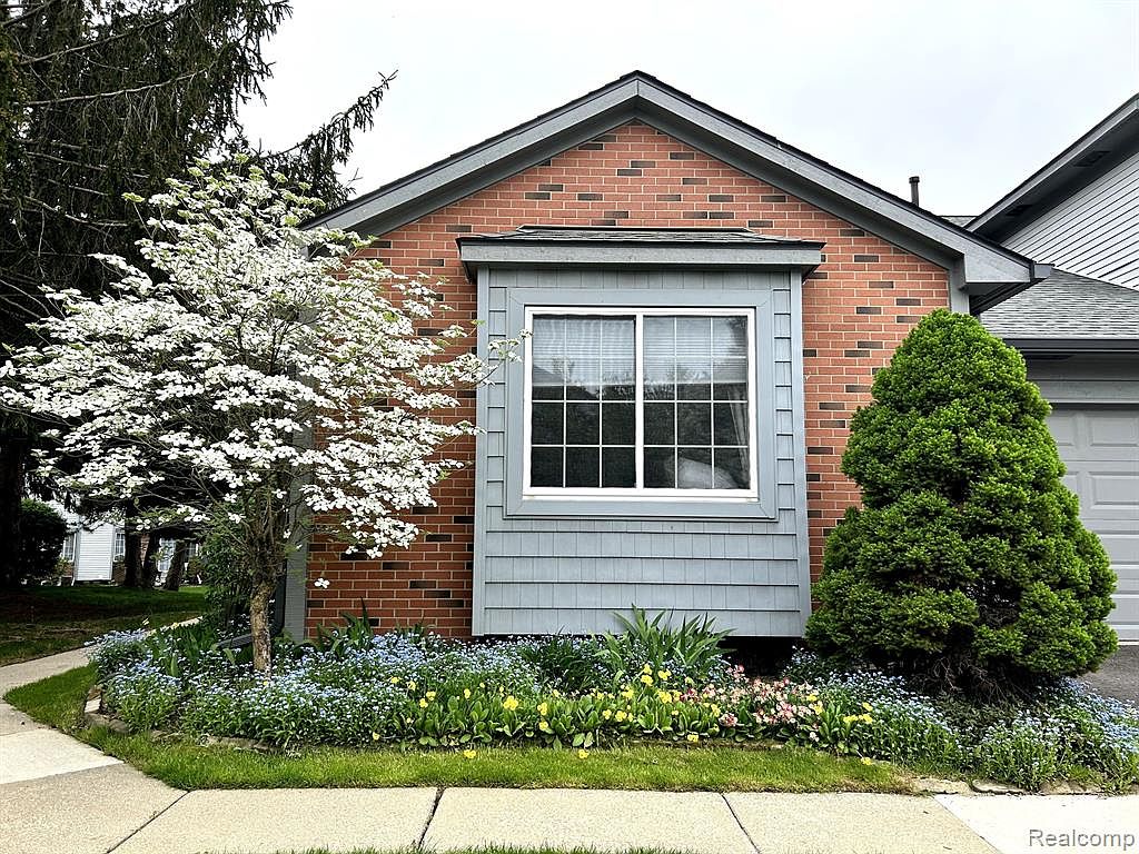 526 Winwood Cir, Walled Lake, MI 48390 Zillow