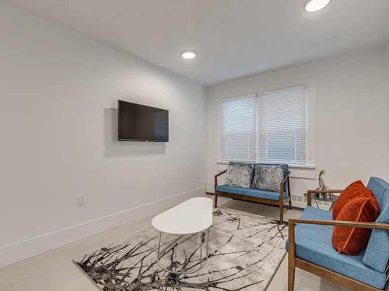 1425 Haro St #104 — Photo 5