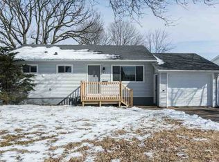 811 Berkley Pl, Dubuque, IA 52001