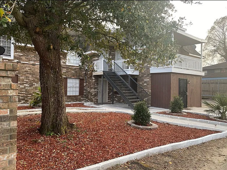 5805 Tall Timbers Dr #D — Photo 3