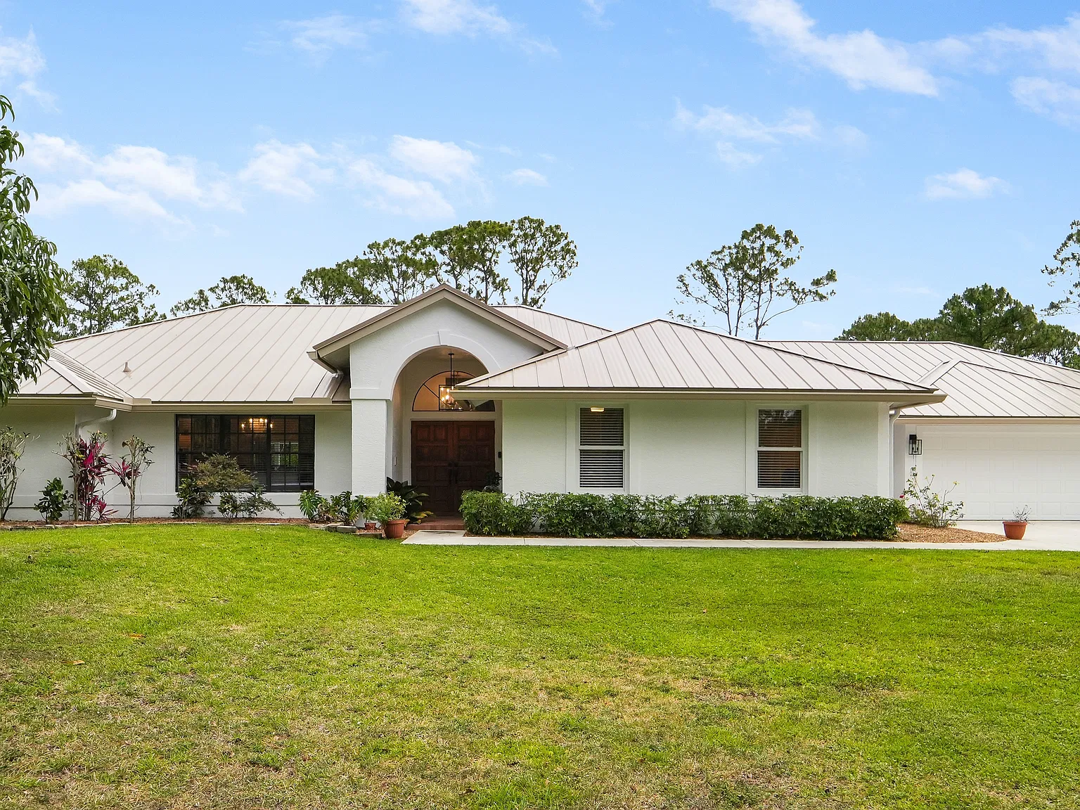 5 bed, 3.5 bath, 3673 sqft, $15,500 — Photo 1