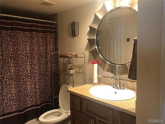 5th image of 210 15th St E APT 3