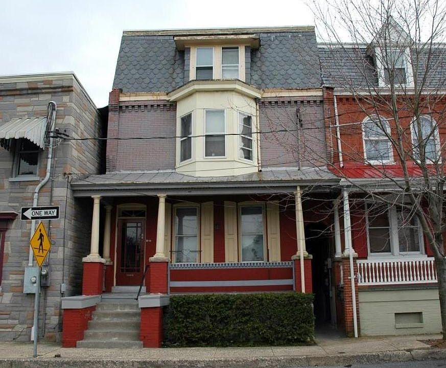 2nd image of 205 Church St APT 3