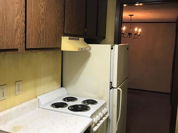 2nd image of 3 Park Ave #3