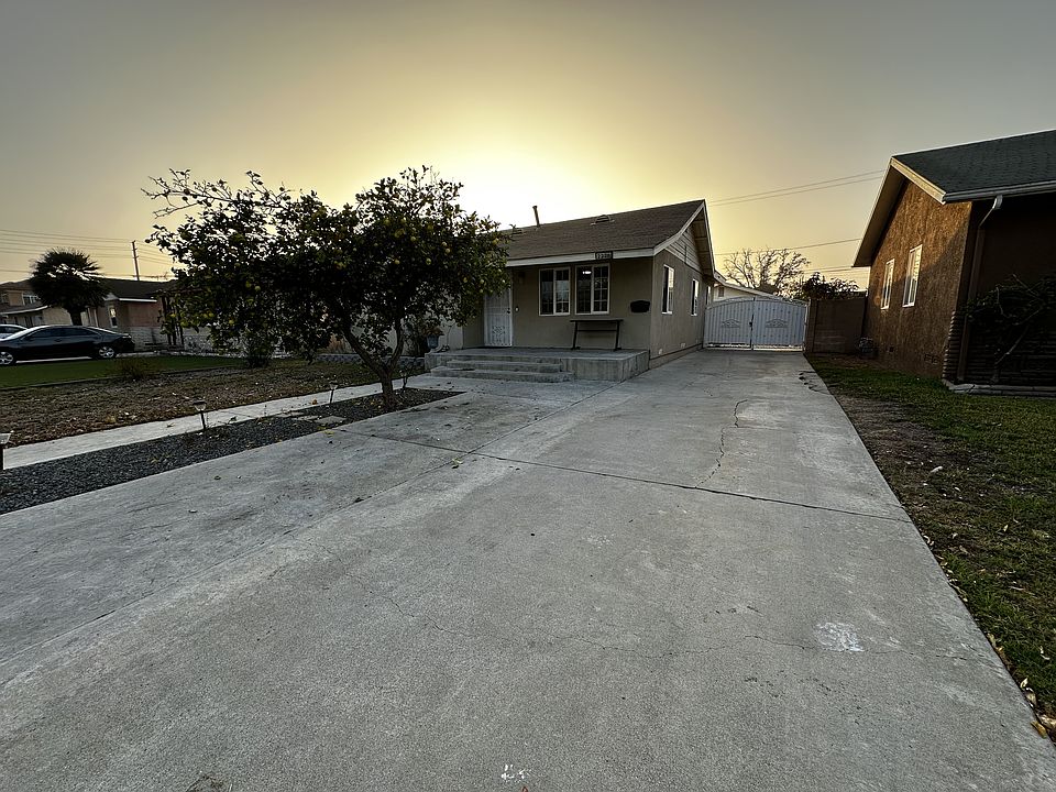 1st image of 2226 S Van Ness Ave