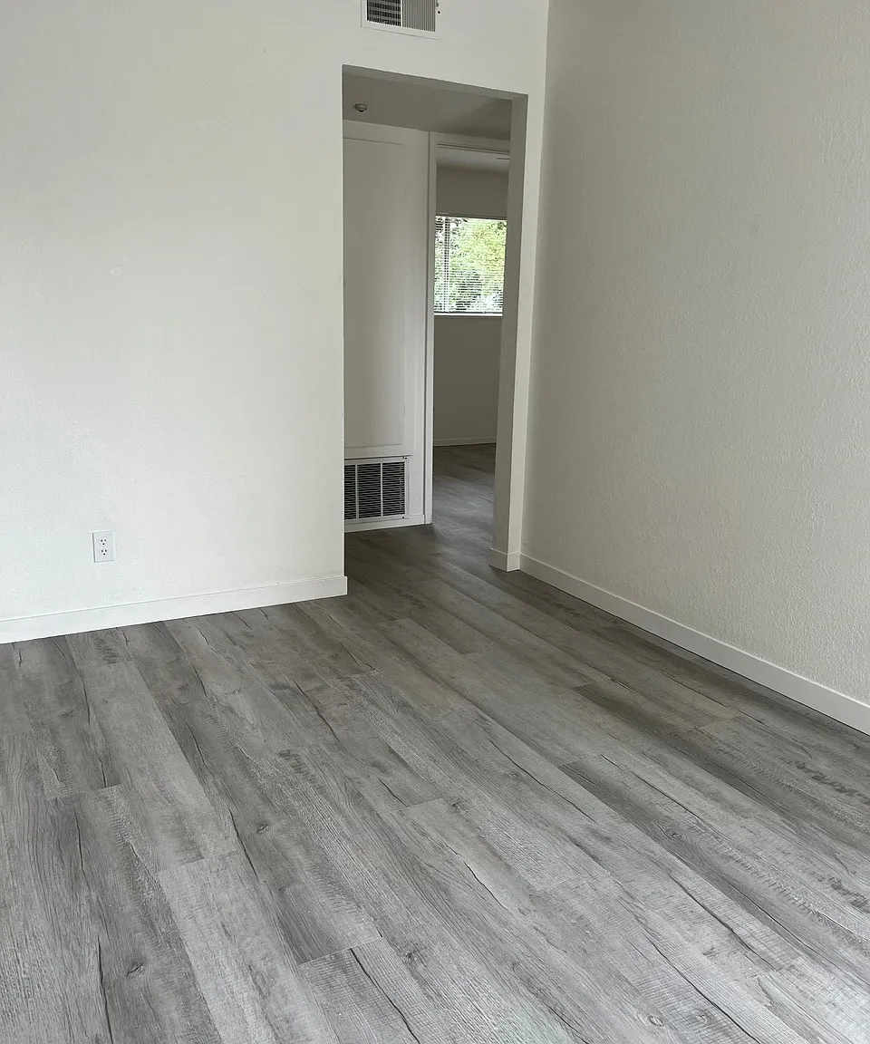 2 bed, 900 sqft, $2,150 — Photo 2