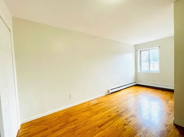 112 Vanderveer Street image 7 of 10