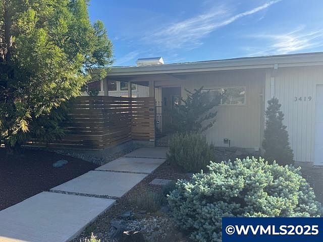 2nd image of 3419 Country Club Dr S