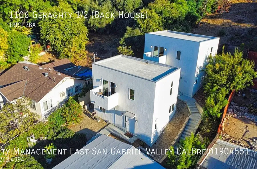 Introducing a brand new modern home in the heart of Los Angeles — Photo 2