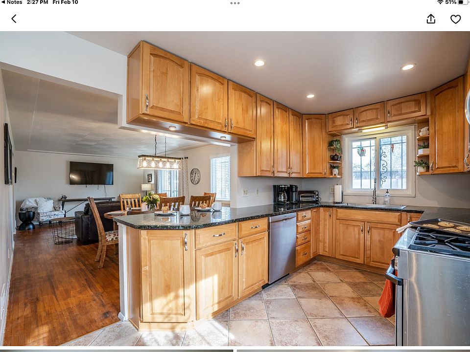 1st image of 2712 Palomas Dr NE