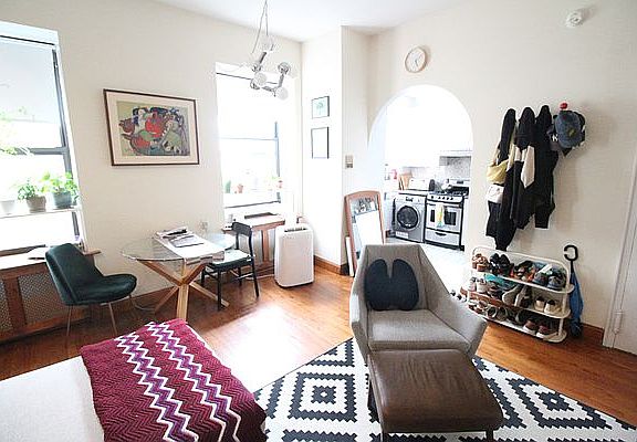 5th image of 3 W 87th St APT 5B
