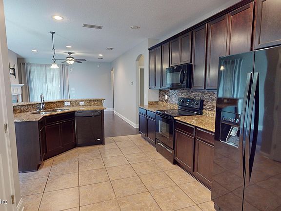 2nd image of 826 GLENDALE Lane