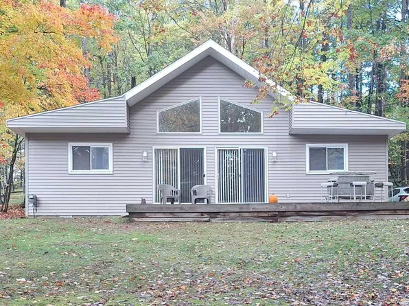 9550 Golf Port Dr, Stanwood, MI 49346